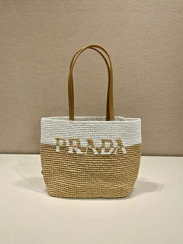 Picture of Prada Lady Handbags _SKUfw141809015fw
